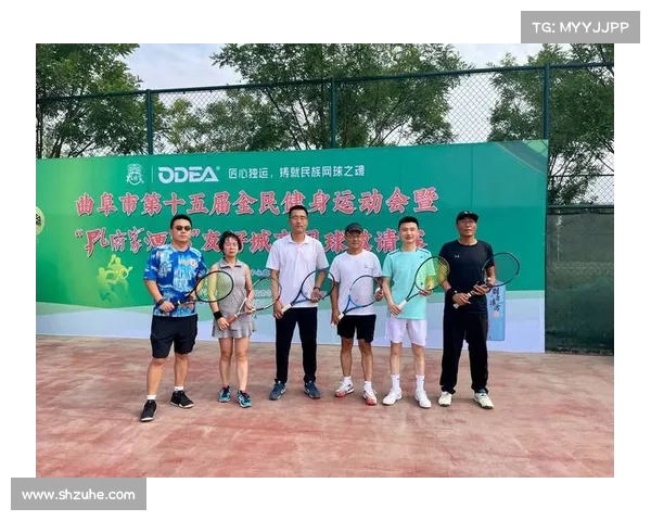 网球赛志愿者：热情服务与精彩赛事共舞